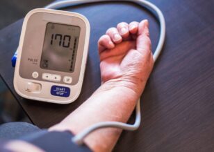 Gestire l’Ipertensione: Sintomi, Trattamenti e Prevenzione